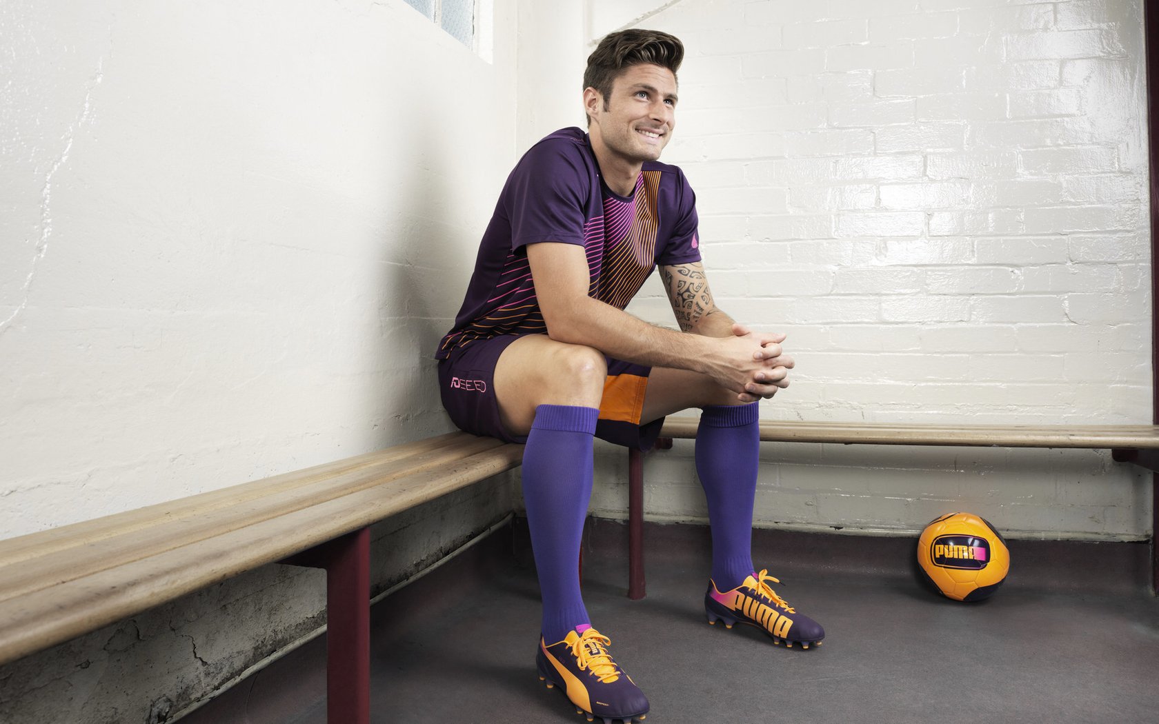 米兰体育APP-拜仁边锋速度制胜,多次突破,拜仁边路